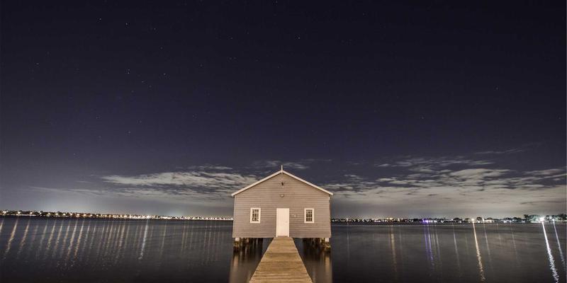 手机摄影后期全流程：从Snapseed到Lightroom Mobile的专业修图技法与色彩校正